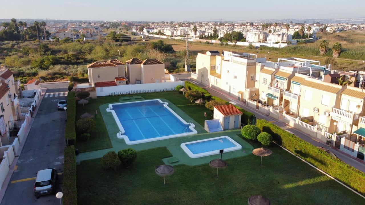 Holiday House Torrevieja Extérieur photo