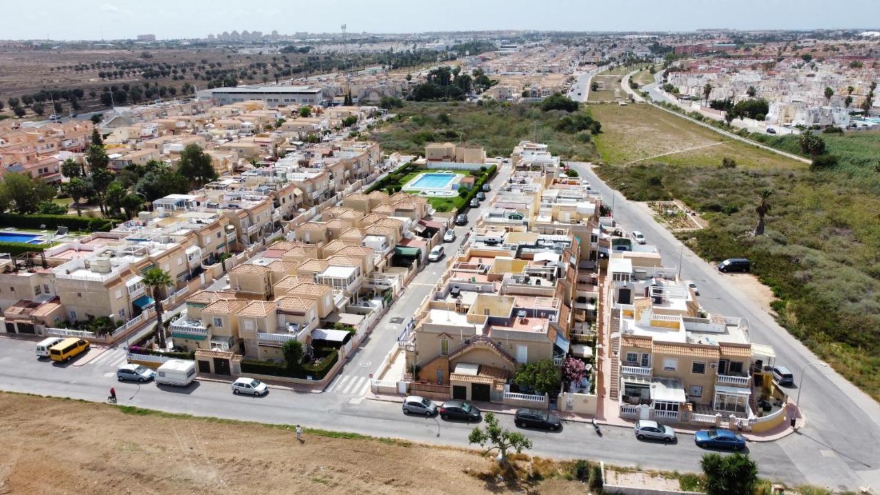Holiday House Torrevieja Extérieur photo