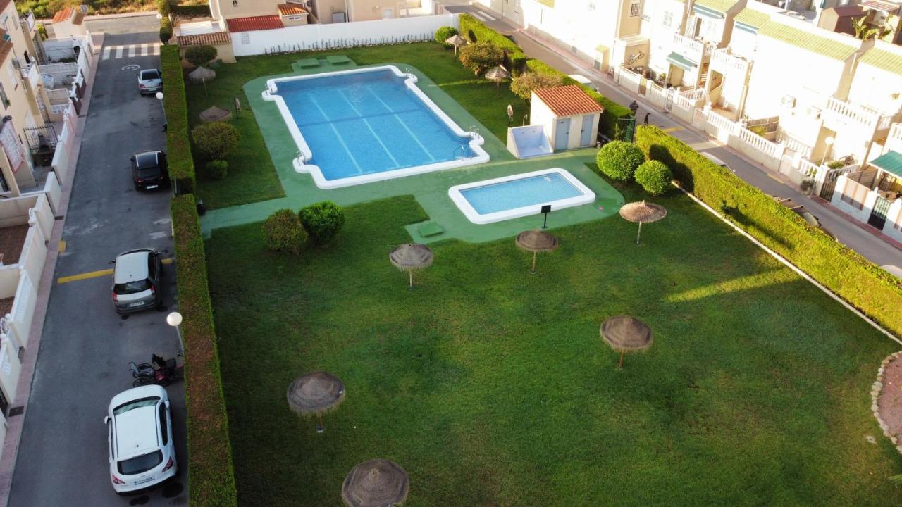 Holiday House Torrevieja Extérieur photo