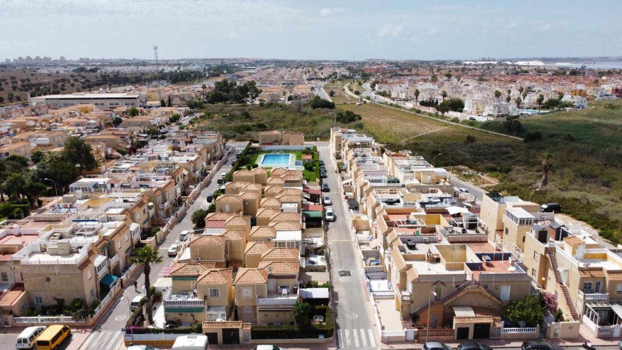 Holiday House Torrevieja Extérieur photo